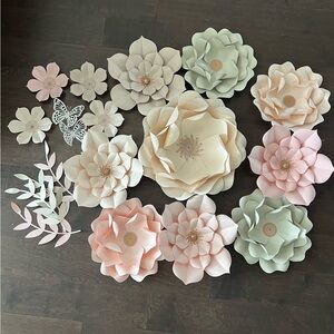 20 Piece Paper Floral Arrangement